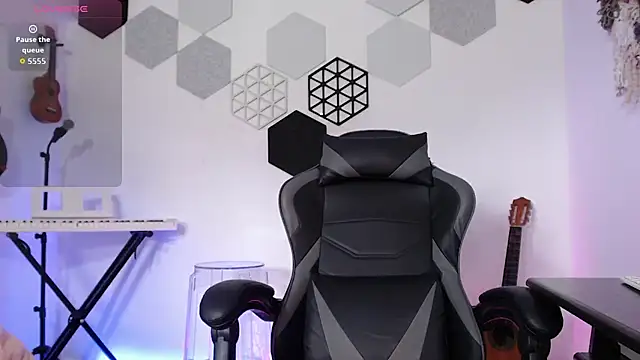 Susanahendrix online show from 8, 7, 2026