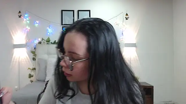 Snapshot of Megan_05_ chatting on 19, 5, 2026 Megan 05 online show from 19, 5, 2026