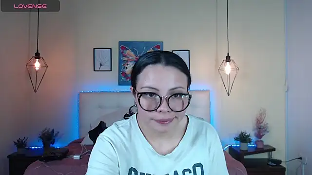 Snapshot of Megan_05_ chatting on 9, 6, 2026 Megan 05 online show from 9, 6, 2026