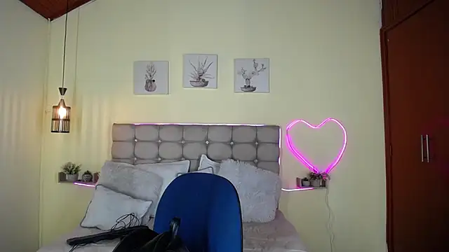 Snapshot of Megan_05_ chatting on 11, 6, 2026 Megan 05 online show from 11, 6, 2026
