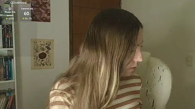 velvet  moon online show from 26, 2, 2026