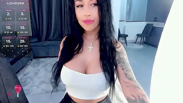 Snapshot of oh_julya chatting on 4, 2, 2025 oh julya online show from 4, 2, 2025