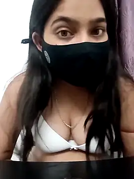 Snapshot of Snehabeauti chatting on 4, 11, 2025 Snehabeauti online show from 4, 11, 2025