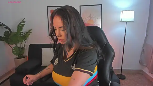 angelica cross  online show from 7, 7, 2026