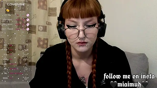 mia  yui online show from 24, 10, 2025