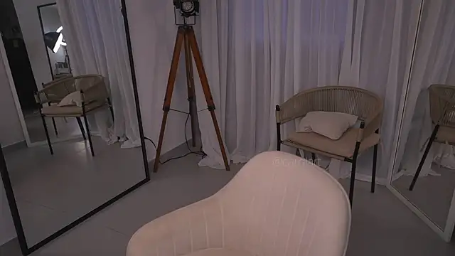 Snapshot of Carolart_ chatting on 10, 9, 2025 Carolart  online show from 10, 9, 2025