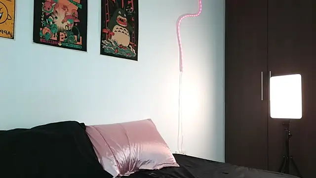 Aurorabeck  online show from 19, 11, 2025