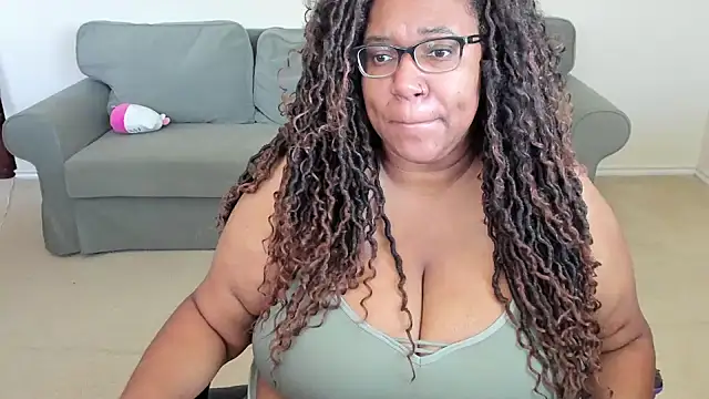 Josie4yourpleasure online show from 19, 5, 2026