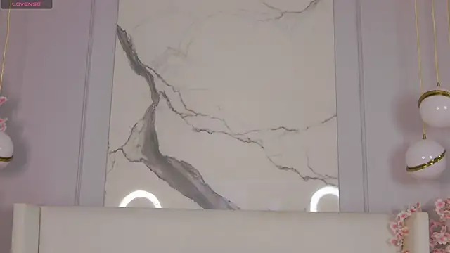 AdoraCortes online show from 11, 10, 2025