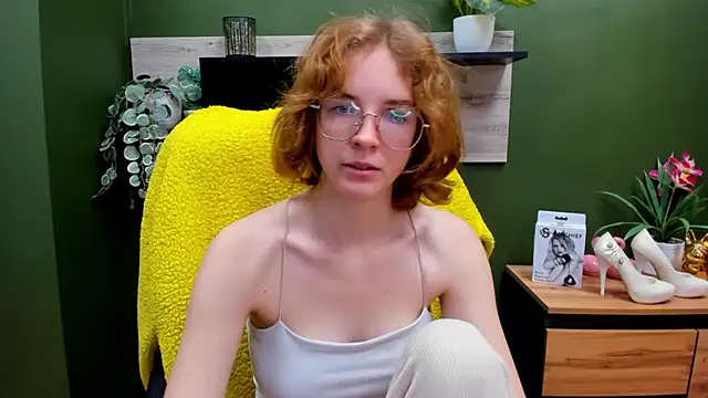 Snapshot of juicyPenny chatting on 20, 10, 2025 juicyPenny online show from 20, 10, 2025