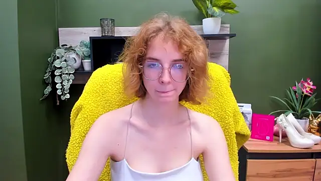 Snapshot of juicyPenny chatting on 22, 10, 2025 juicyPenny online show from 22, 10, 2025