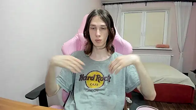 eleganc3 online show from 10, 9, 2025