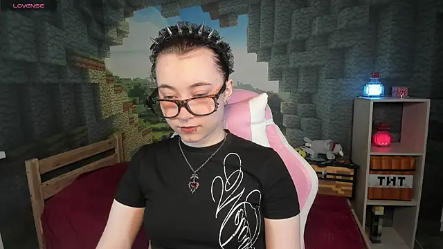 ClaraParks online show from 4, 5, 2026