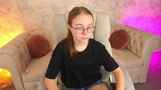 ArrinaWairr online show from 4, 11, 2025