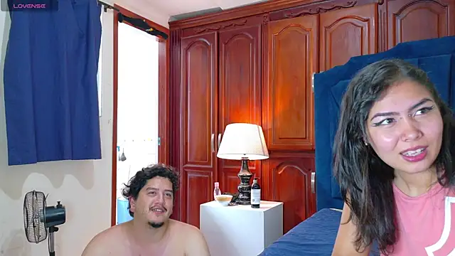 Snapshot of RoxyandAron2 chatting on 31, 5, 2026 RoxyandAron2 online show from 31, 5, 2026
