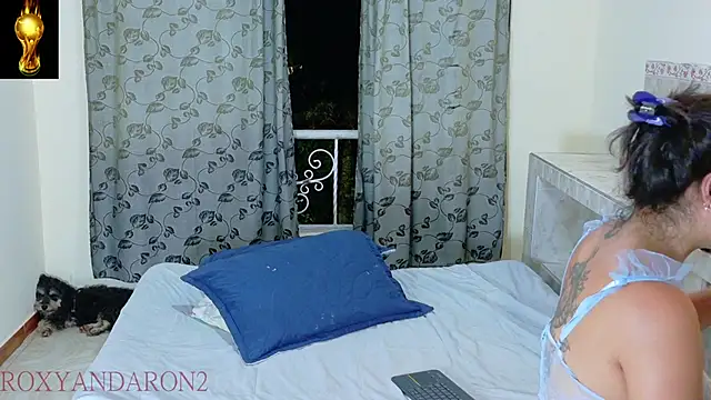 Snapshot of RoxyandAron2 chatting on 13, 6, 2026 RoxyandAron2 online show from 13, 6, 2026