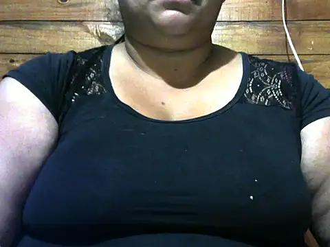 Snapshot of MARRENTINHA34 chatting on 21, 10, 2025 MARRENTINHA34 online show from 21, 10, 2025