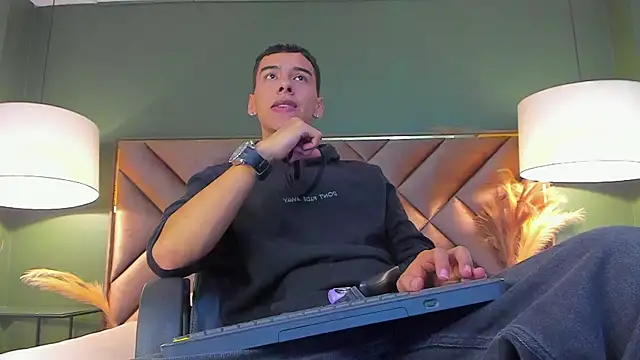 Aiden Royce online show from 12, 1, 2026