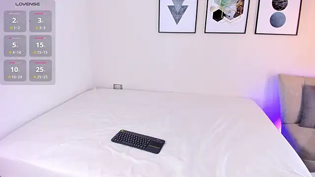 Snapshot of Tina_curly chatting on 20, 11, 2025 Tina curly online show from 20, 11, 2025