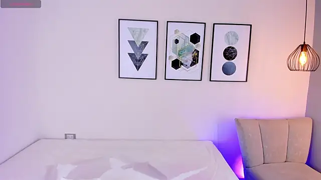 Snapshot of Tina_curly chatting on 24, 11, 2025 Tina curly online show from 24, 11, 2025