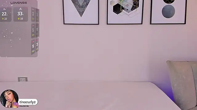 Snapshot of Tina_curly chatting on 4, 12, 2025 Tina curly online show from 4, 12, 2025