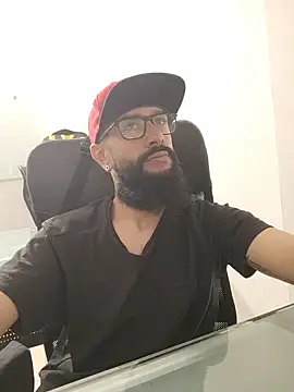 Snapshot of FranccoJ chatting on 18, 11, 2025 FranccoJ online show from 18, 11, 2025