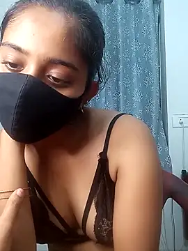 Snapshot of shrutee12 chatting on 11, 10, 2025 shrutee12 online show from 11, 10, 2025