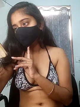 Snapshot of shrutee12 chatting on 17, 11, 2025 shrutee12 online show from 17, 11, 2025