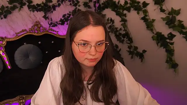 Snapshot of SophieDreamss chatting on 23, 10, 2025 SophieDreamss online show from 23, 10, 2025