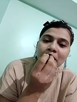 Snapshot of Kavya-Tiwari chatting on 7, 10, 2025 Kavya-Tiwari online show from 7, 10, 2025