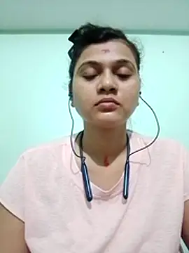 Snapshot of Kavya-Tiwari chatting on 22, 10, 2025 Kavya-Tiwari online show from 22, 10, 2025