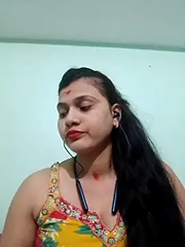Snapshot of Kavya-Tiwari chatting on 5, 11, 2025 Kavya-Tiwari online show from 5, 11, 2025