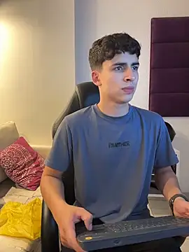 AdrianRinaldi online show from 2, 12, 2025