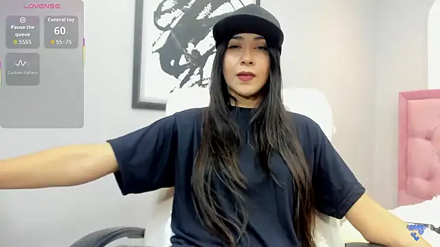 Snapshot of miel_latina chatting on 11, 11, 2025 miel latina online show from 11, 11, 2025