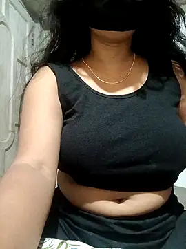 Snapshot of DiyaRoy49 chatting on 5, 10, 2025 DiyaRoy49 online show from 5, 10, 2025