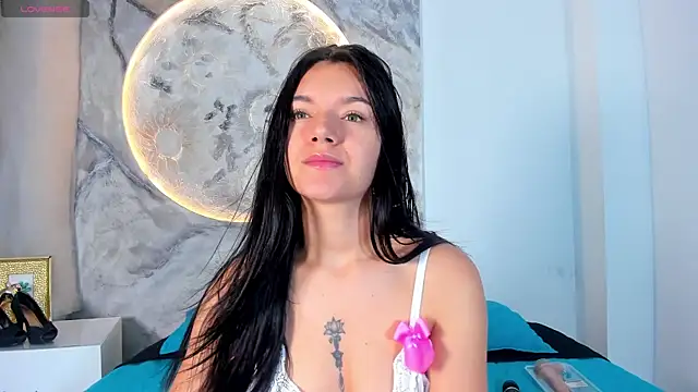 RoxanaBorns  online show from 13, 11, 2025