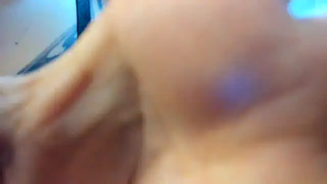 RoxanaBorns  online show from 4, 5, 2026