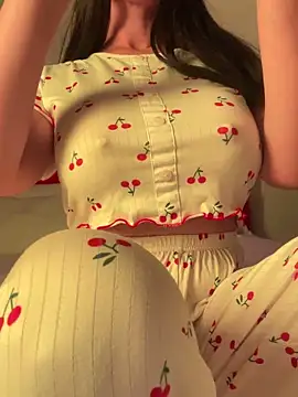 Snapshot of OnlyRima chatting on 2, 10, 2025 OnlyRima online show from 2, 10, 2025