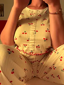 Snapshot of OnlyRima chatting on 15, 10, 2025 OnlyRima online show from 15, 10, 2025