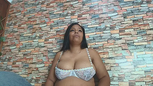 naomi campbel  online show from 26, 11, 2025