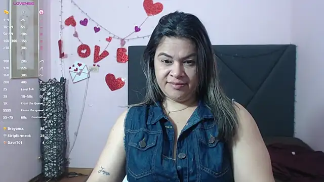 pamela echeverria online show from 29, 4, 2026