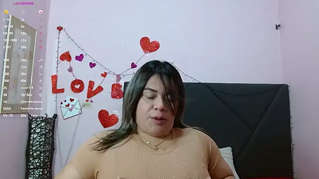 pamela echeverria online show from 5, 5, 2026