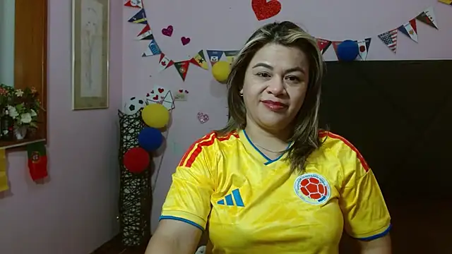 pamela echeverria online show from 27, 6, 2026