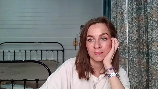 Snapshot of Niravyn_ chatting on 24, 10, 2025 Niravyn online show from 24, 10, 2025