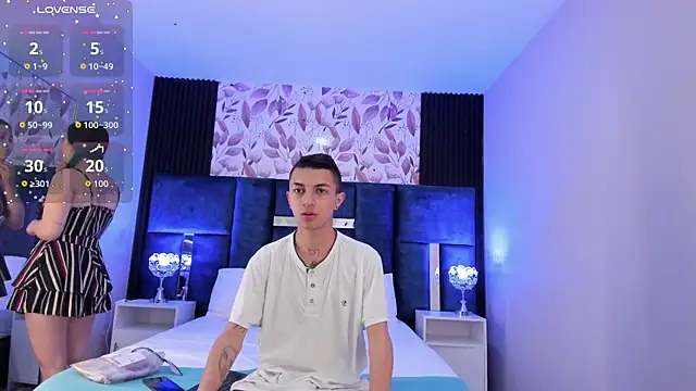 NickandAbby  online show from 17, 9, 2025