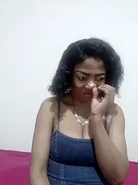 SEXYMOANSXX online show from 2, 10, 2025