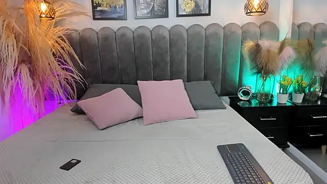 Viollet xoxo online show from 15, 10, 2025