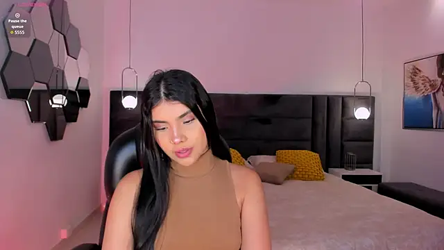 Snapshot of MiaLaurence chatting on 29, 7, 2026 MiaLaurence online show from 29, 7, 2026