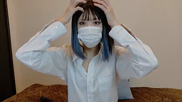 sarina at online show from 2, 12, 2025