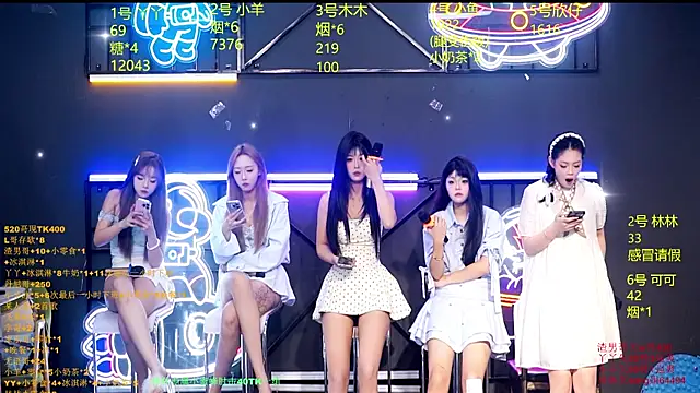 Snapshot of EYgirl222 chatting on 9, 9, 2025 EYgirl222 online show from 9, 9, 2025